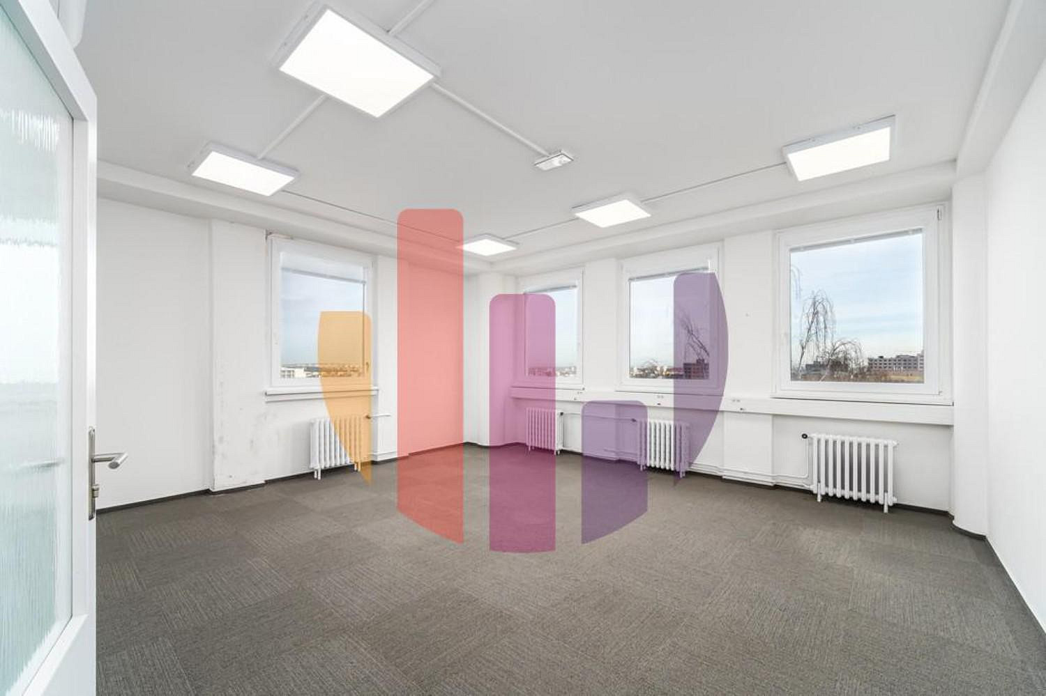 Pronájem kanceláře 270 m² — photo 2