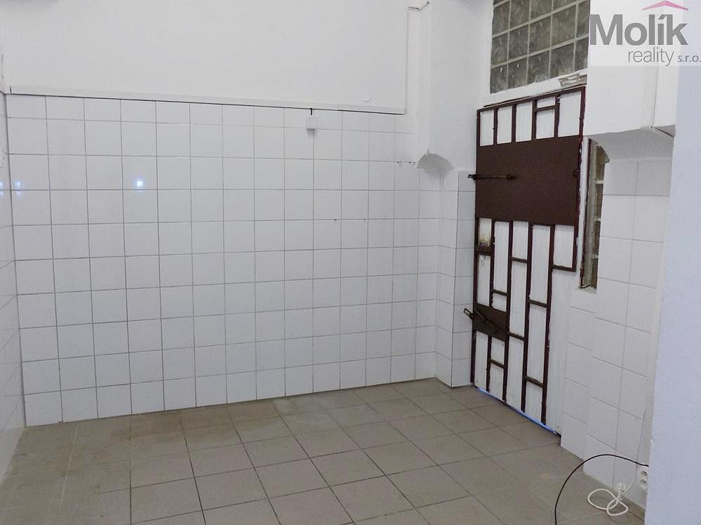 Pronájem obchodních prostor 68 m² – fotografie 4