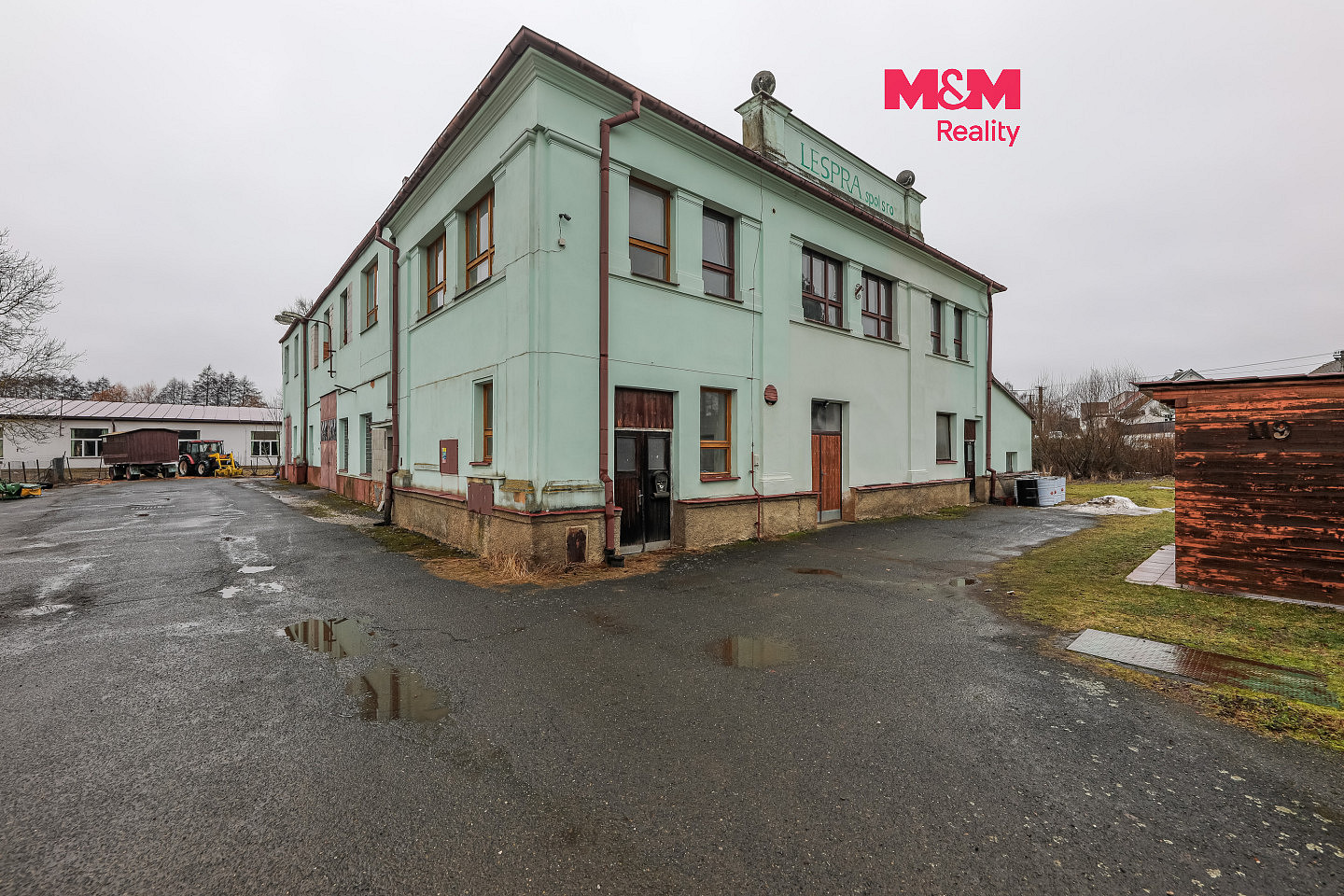 Prodej výrobních prostor 1 100 m²