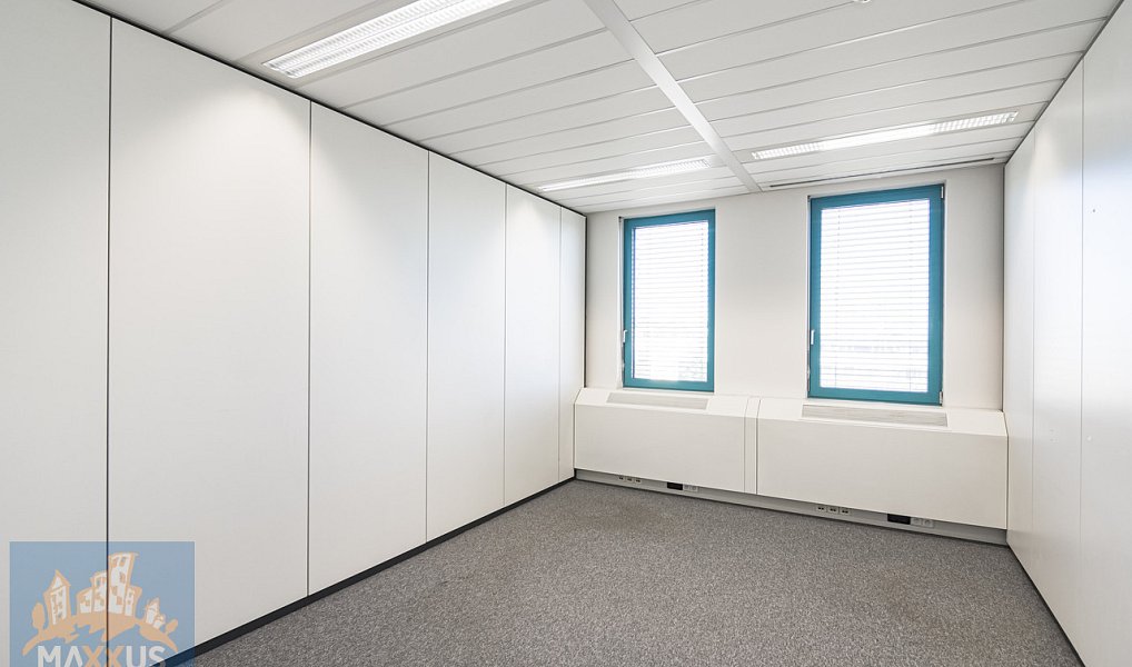 Pronájem kanceláře 137 m², Praha – náhled fotky 2