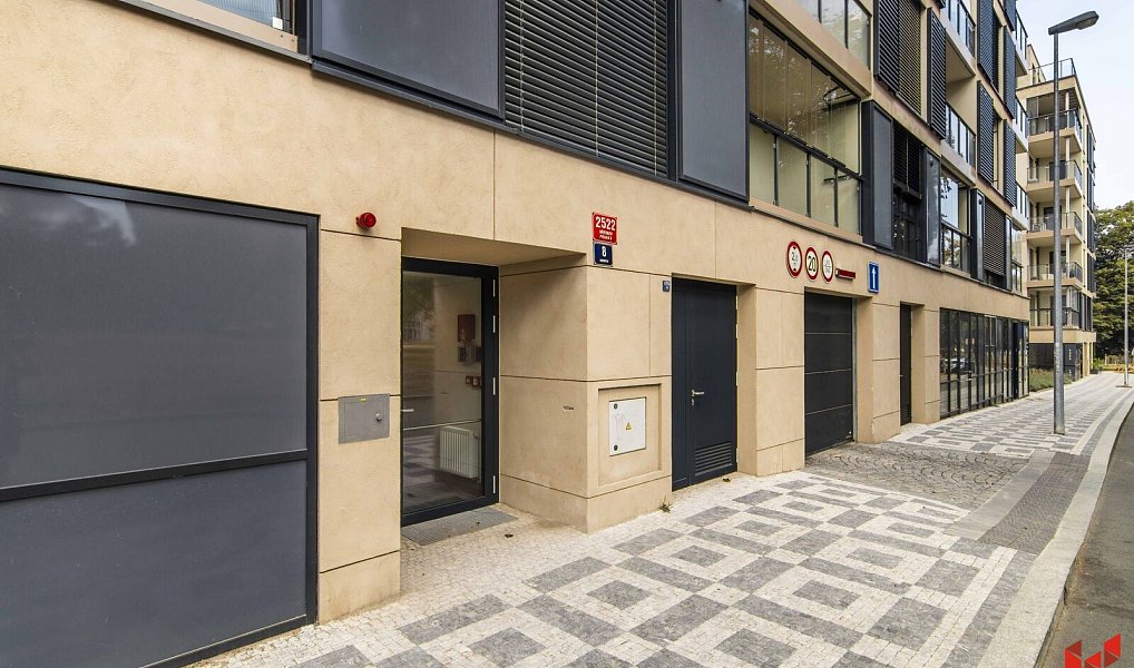 Prodej bytu 2+kk 55 m², Praha – náhled fotky 28