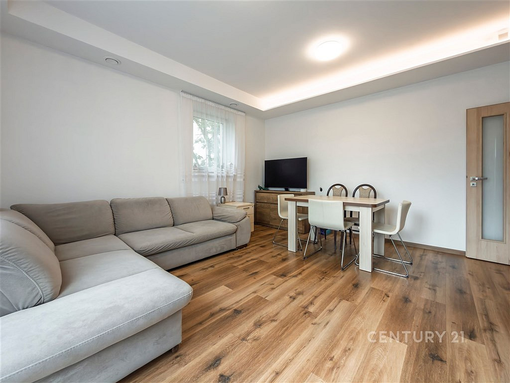 Pronájem bytu 2+kk 55 m² – pohled 6