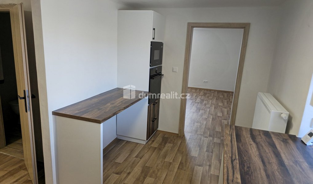 Pronájem bytu 3+1 86 m², Všejany – náhled fotky 4