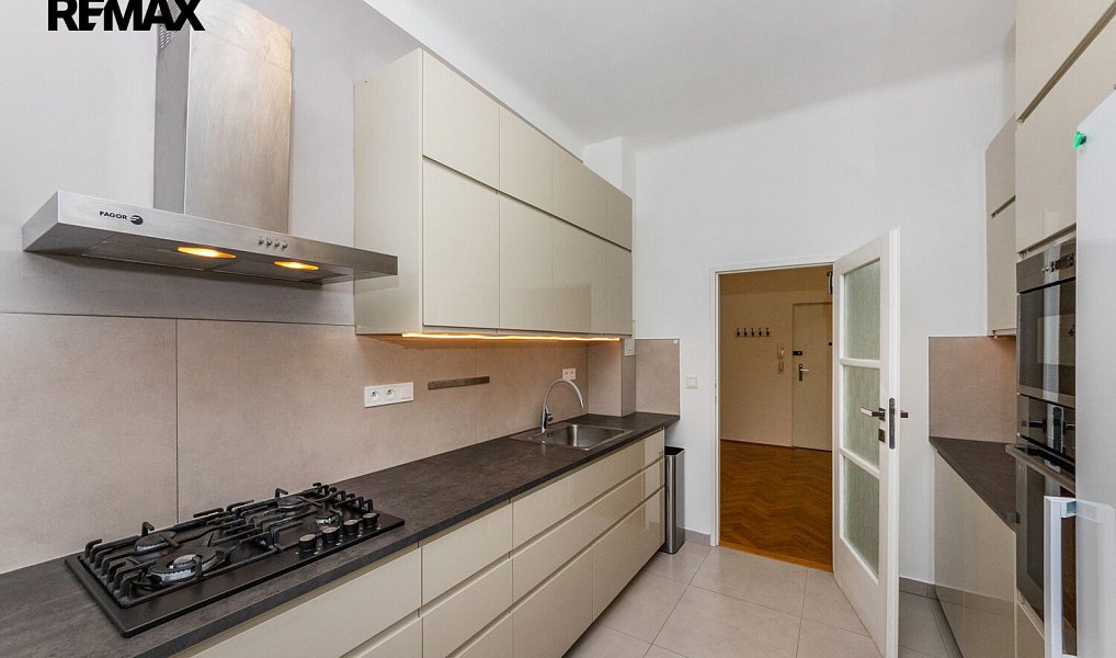 Pronájem bytu 2+1 74 m², Praha – náhled fotky 4