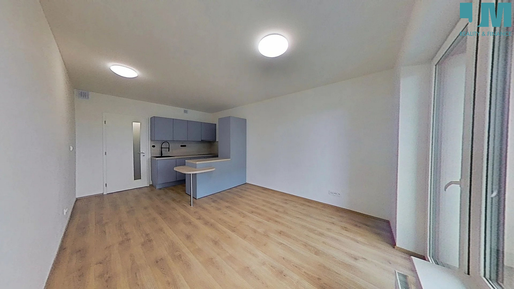 Pronájem bytu 1+kk 28 m² – fotografie 3