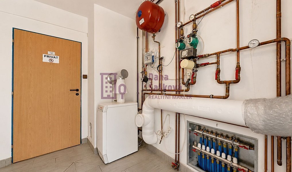 Prodej domu 210 m² s pozemkem 2 641 m², Rodvínov – náhled fotky 32