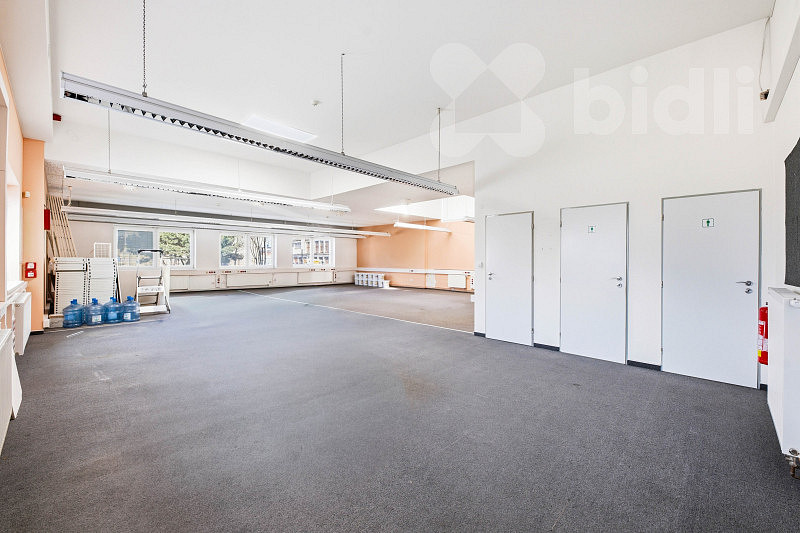 Pronájem skladovacích prostor 695 m² – fotografie 2