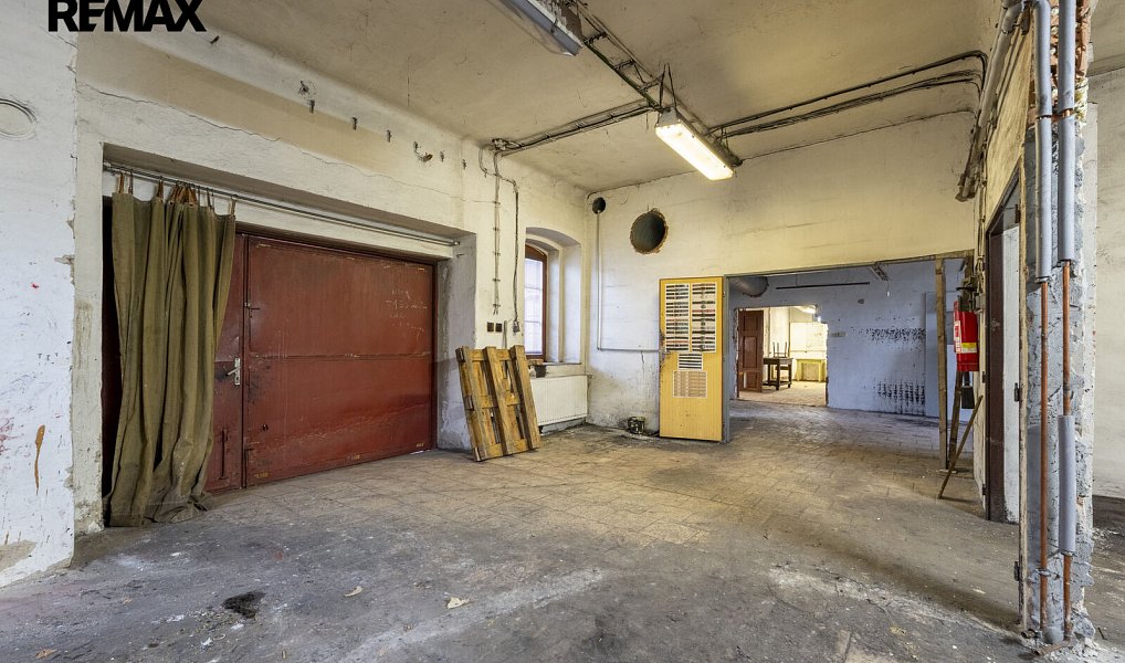 Prodej obchodních prostor 1 080 m², Jablůnka – náhled fotky 14