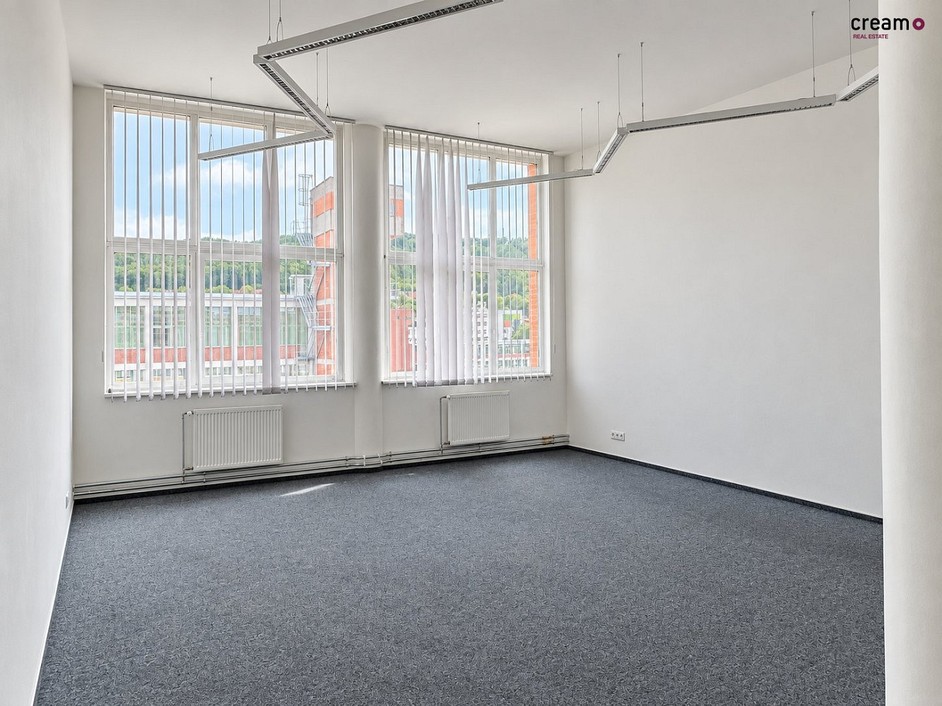 Pronájem kanceláře 92 m² – fotografie 2