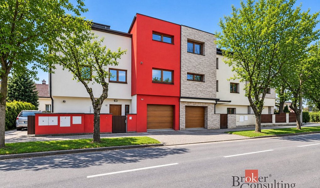 Prodej domu 150 m² s pozemkem 66 m², Hradec Králové – náhled fotky 2
