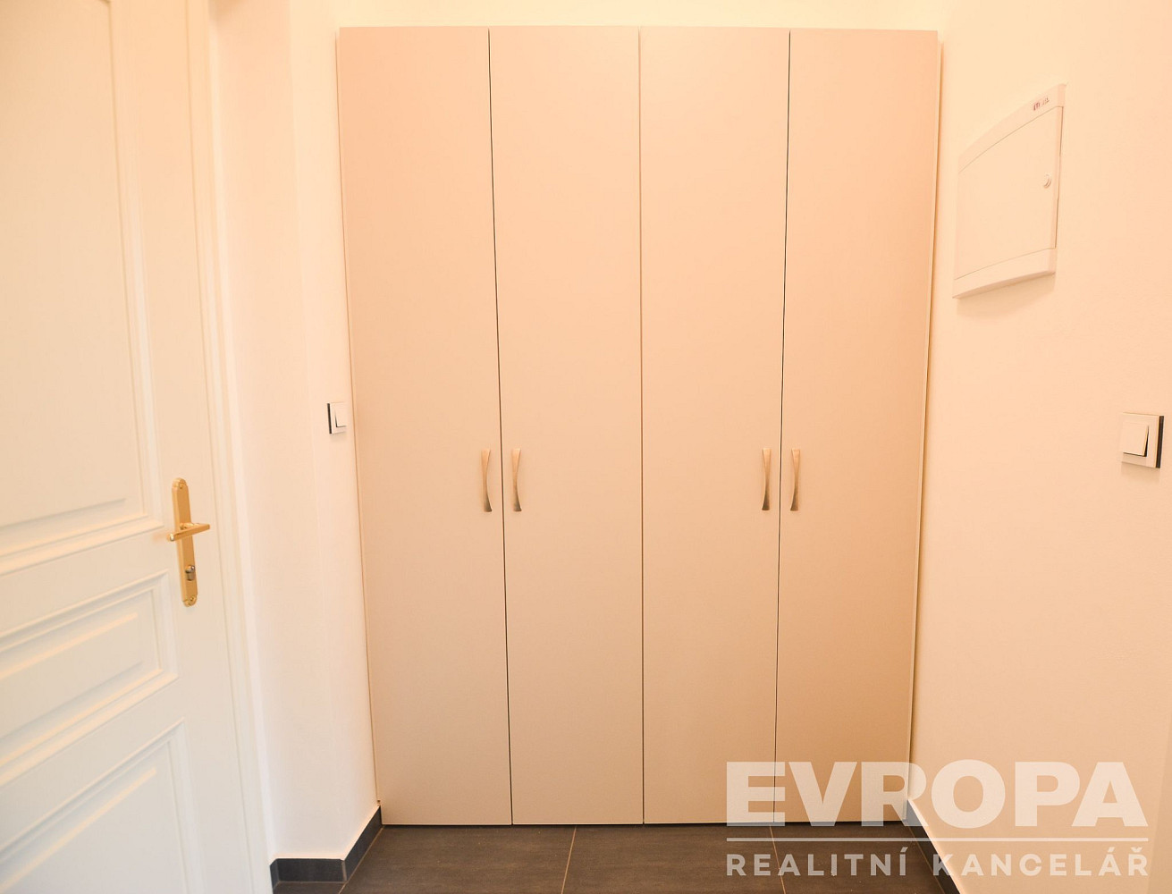Pronájem bytu 1+kk 31 m² – fotografie 4