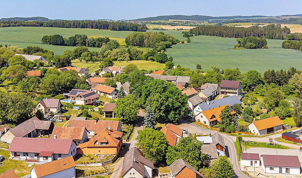 Prodej domu 187 m² s pozemkem 505 m², Divišov – náhled fotky 23