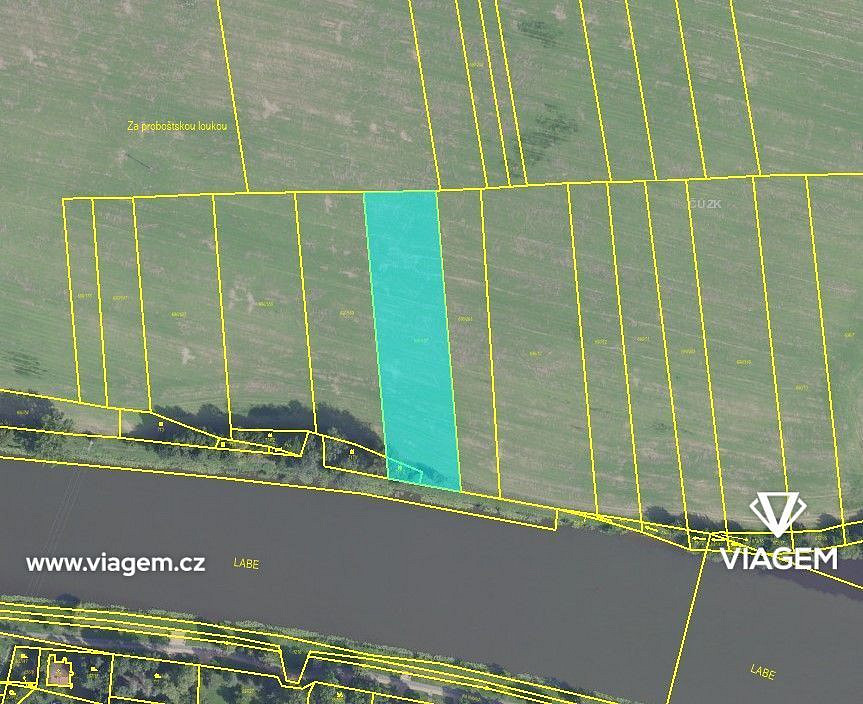 Prodej pole 1 056 m²