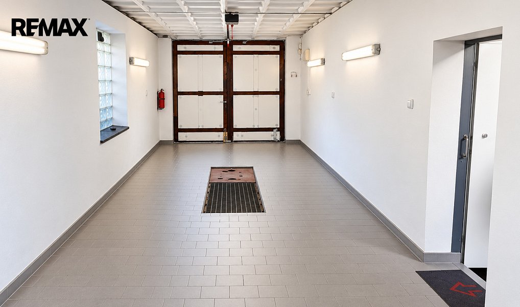 Prodej prostorné dvojgaráže 42 m2 Bílina, ul. Tylova, Bílina – náhled fotky 3
