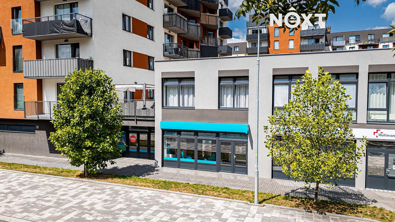 Prodej kanceláře 200 m² – fotografie 2