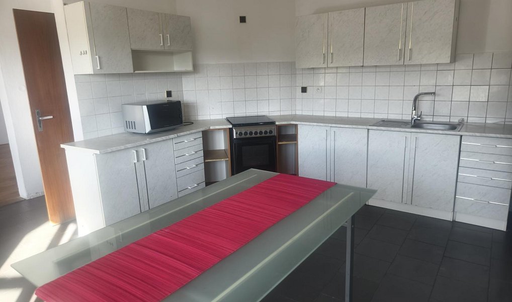 Prodej domu 420 m² s pozemkem 1 227 m², Radslavice – náhled fotky 10