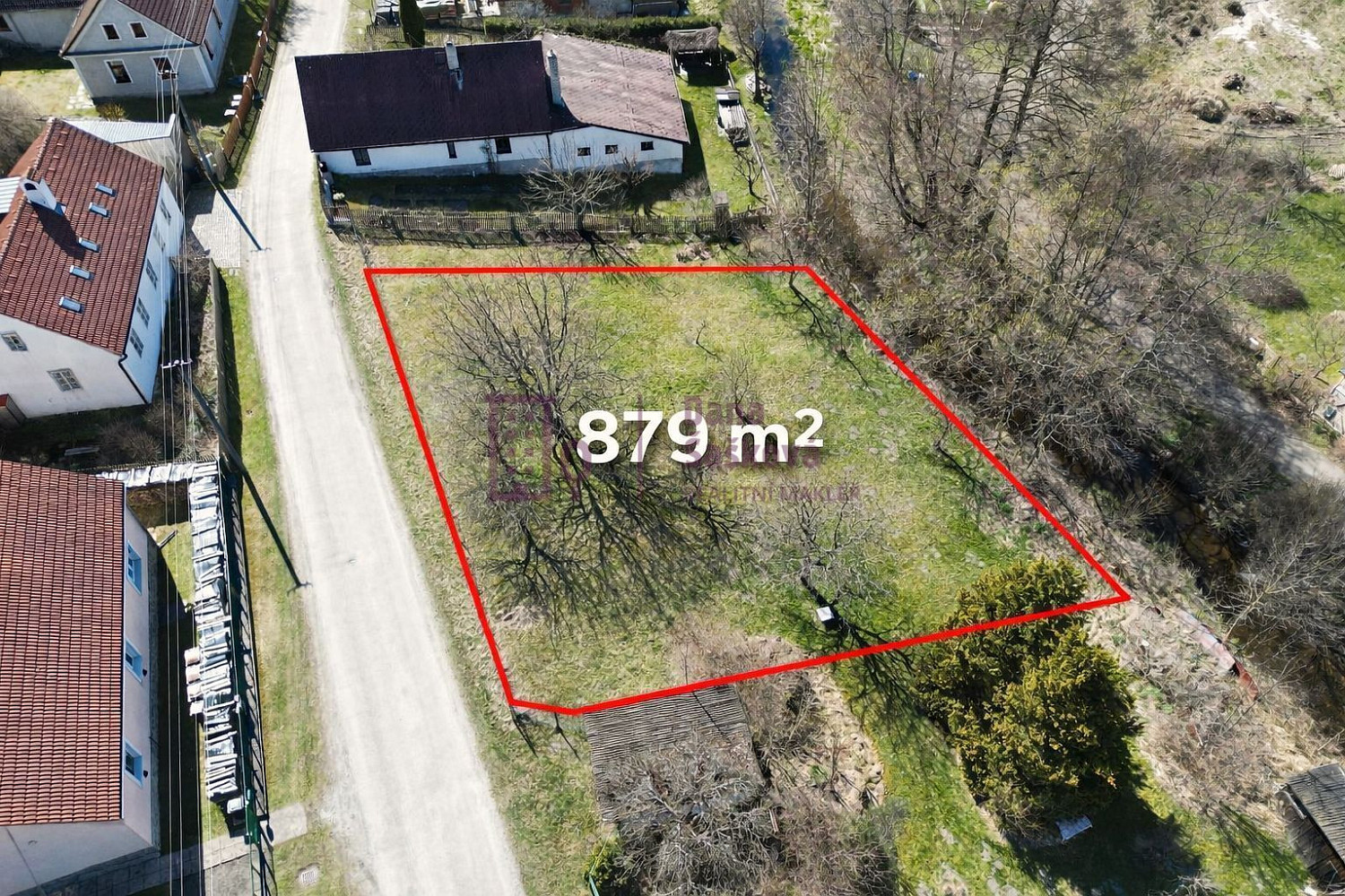 Prodej stavebního pozemku 879 m²