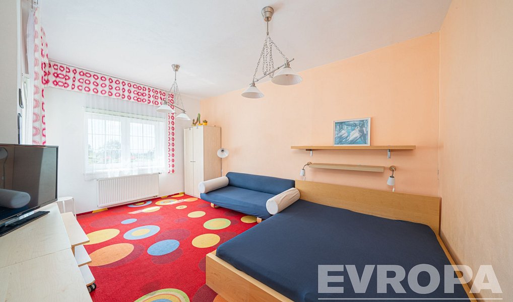Prodej ubytovacího objektu 425 m², Benecko – náhled fotky 15