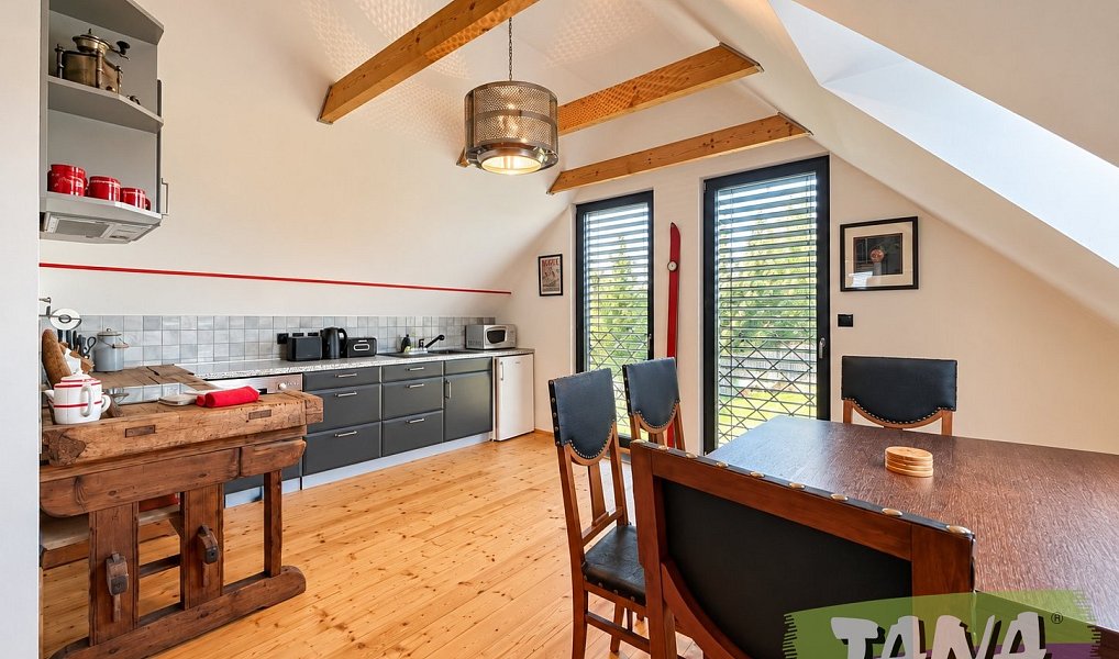 Prodej domu 310 m² s pozemkem 2 676 m², Úhlejov – náhled fotky 12