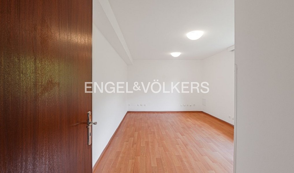 Pronájem domu 417 m² s pozemkem 1 000 m², Praha – náhled fotky 9