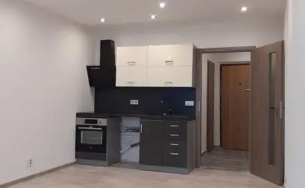 Pronájem bytu 1+kk 28 m²