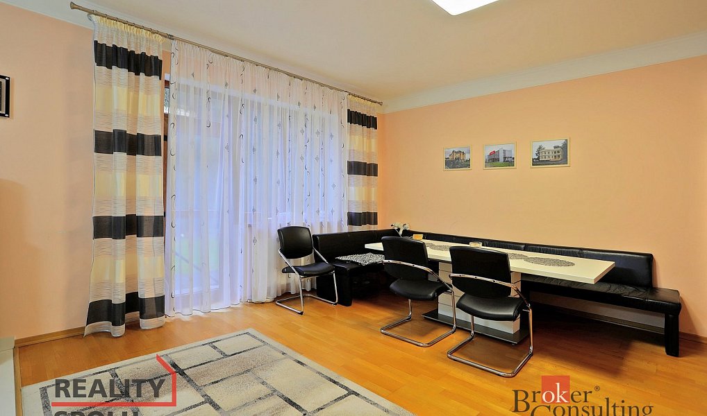 Prodej domu 550 m² s pozemkem 1 400 m², Nová Role – náhled fotky 15