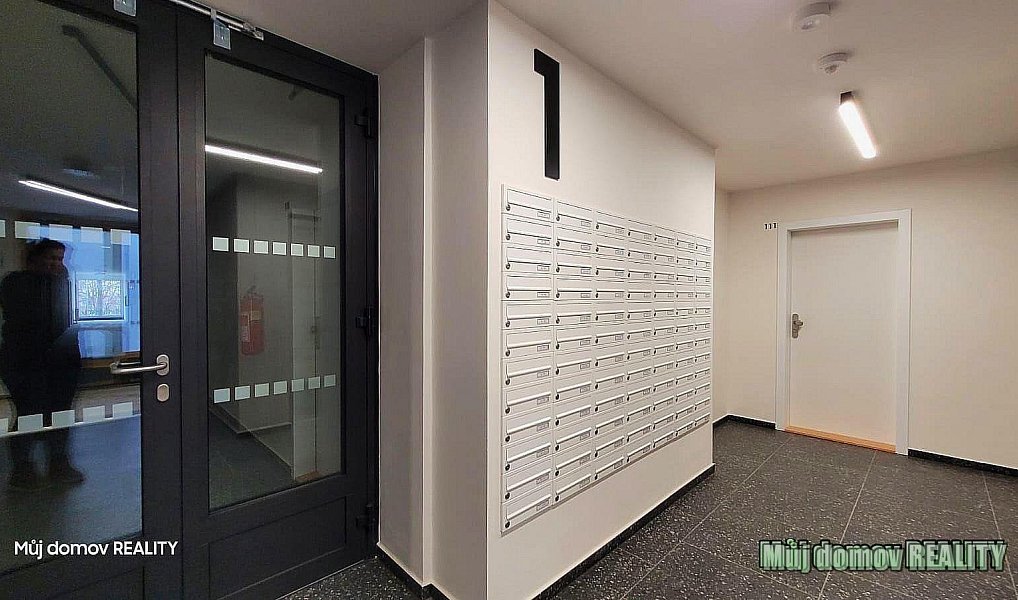Pronájem bytu 1+kk 22 m², Praha – náhled fotky 14