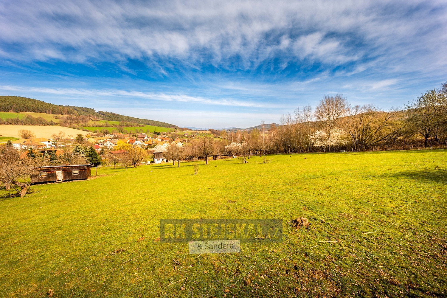 Prodej stavebního pozemku 2 109 m² – pohled 5