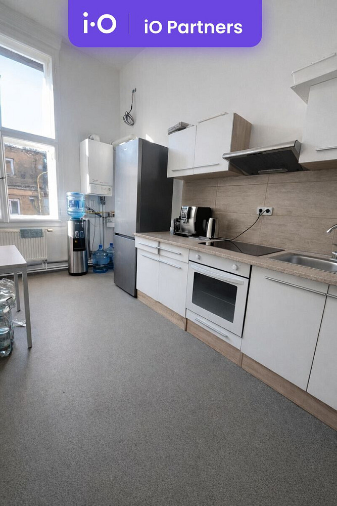 Pronájem kanceláře 272 m² – fotografie 2