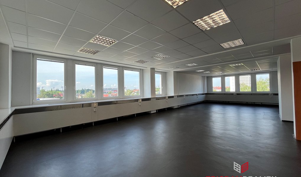 Pronájem kanceláře 113 m², Hradec Králové – náhled fotky 5