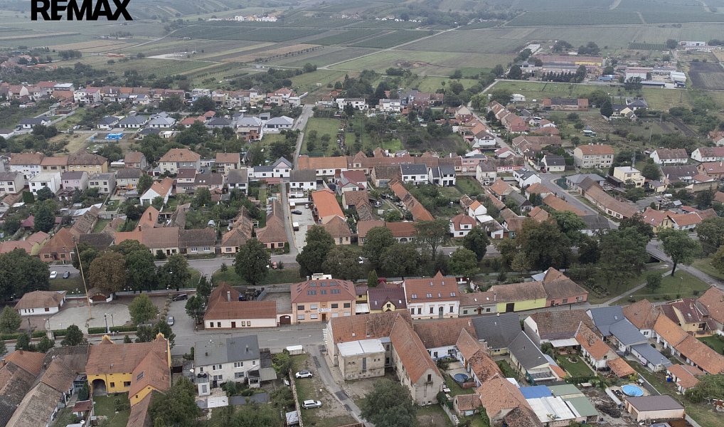 Prodej ubytovacího objektu 655 m², Dolní Dunajovice – náhled fotky 27
