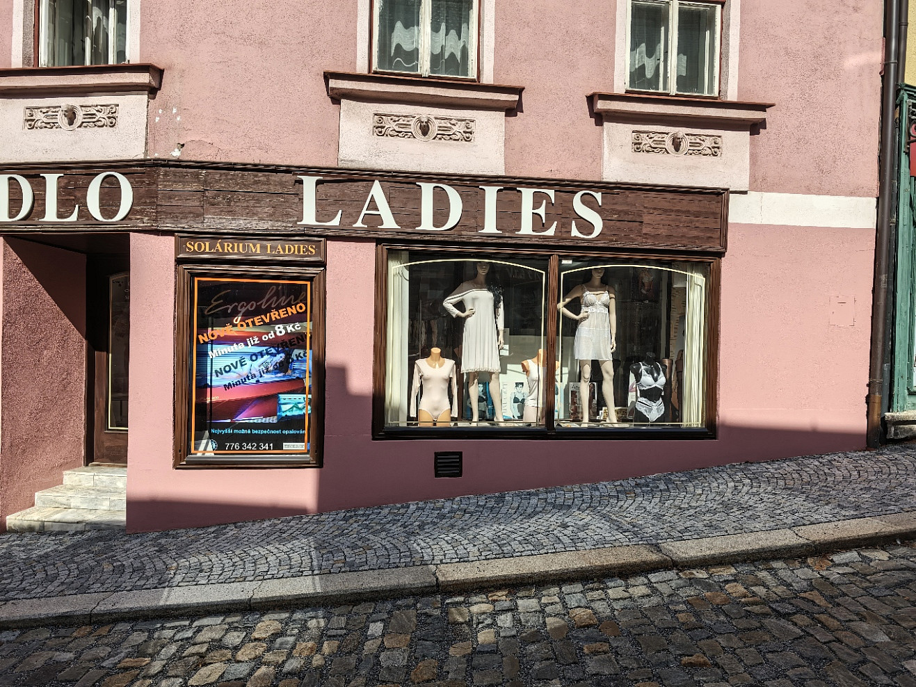 Pronájem obchodních prostor 50 m²