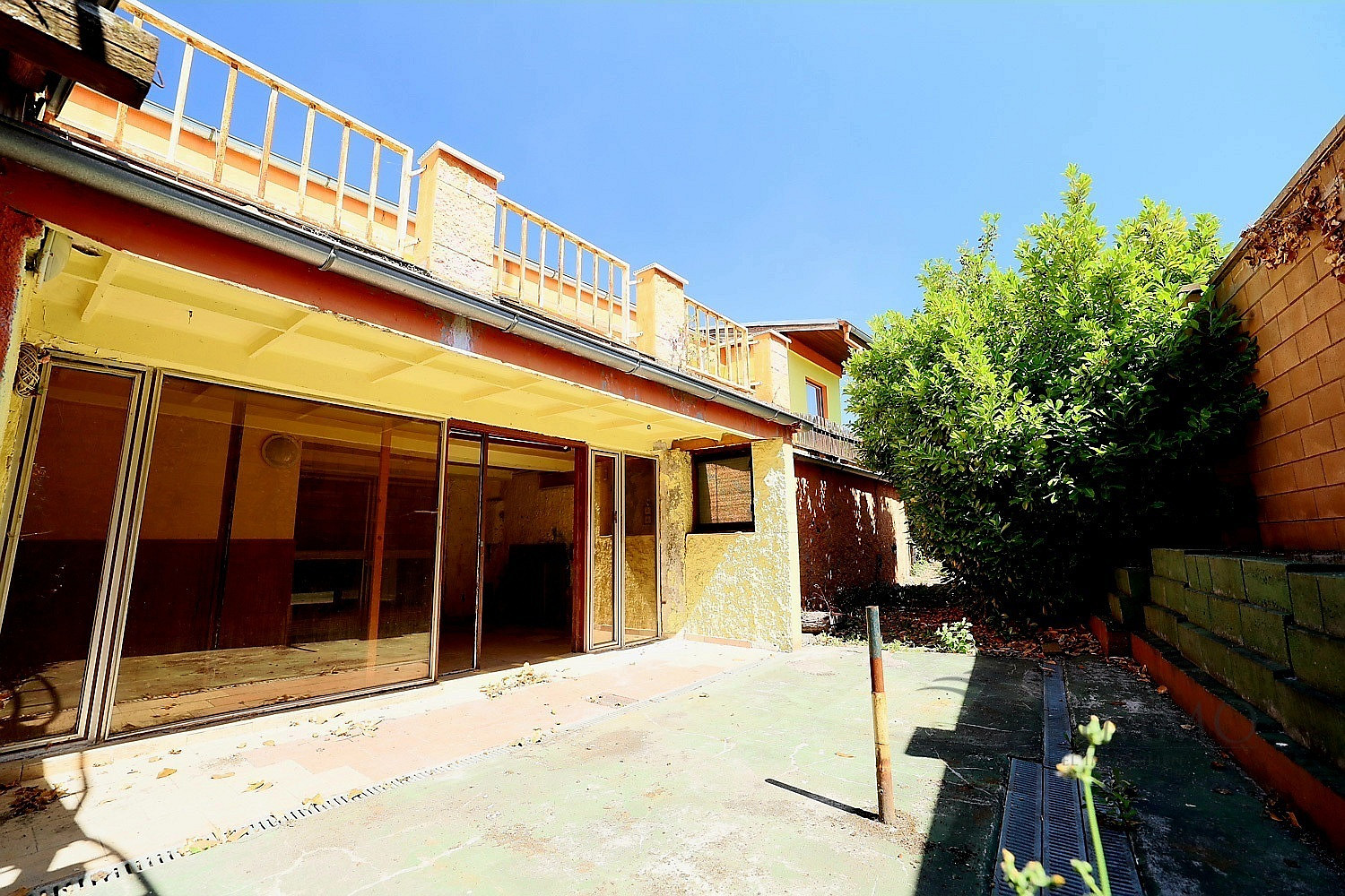 Prodej komerčního objektu (jiného typu) 230 m²