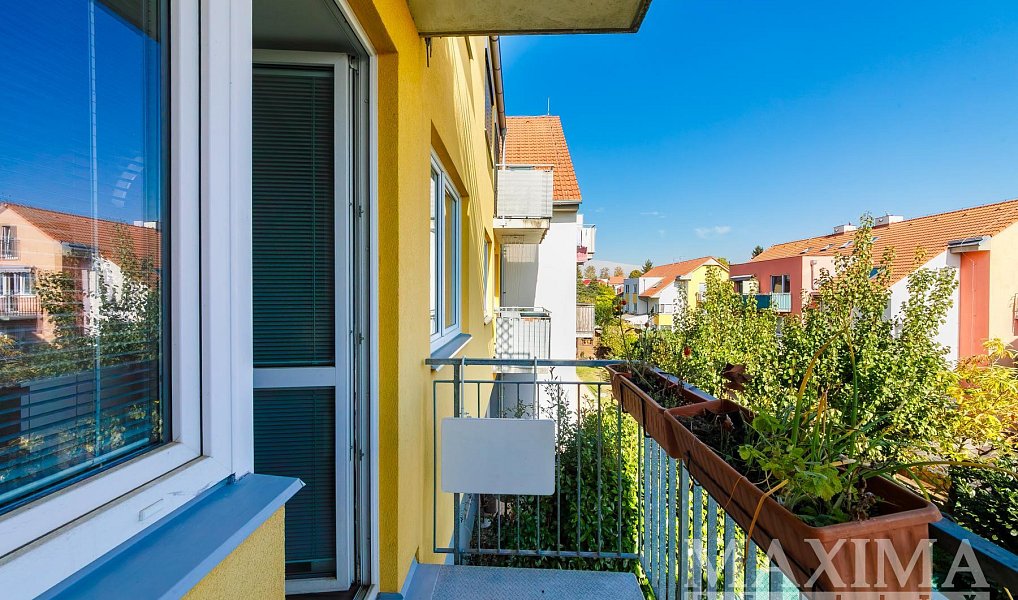 Pronájem bytu 2+kk 38 m², Jinočany – náhled fotky 2