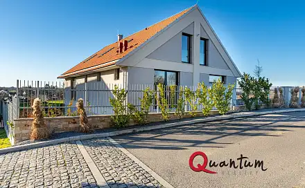 Prodej domu 390 m² s pozemkem 1 421 m², Ke Tvrzi, Praha 10 - Královice