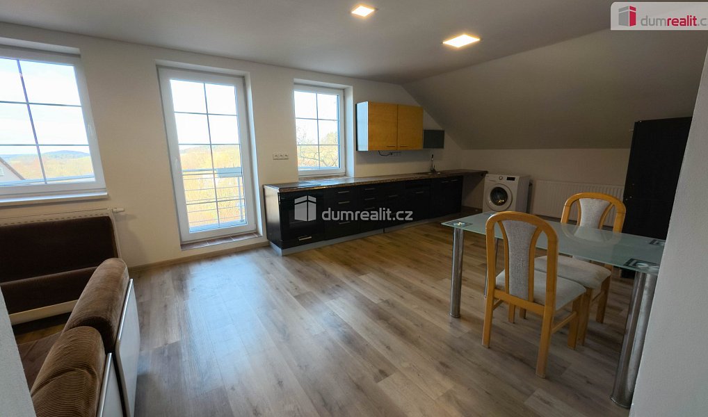 Prodej domu 300 m² s pozemkem 1 427 m², Bystřice – náhled fotky 12
