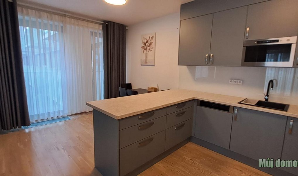 Pronájem bytu 2+1 79 m², Praha – náhled fotky 8