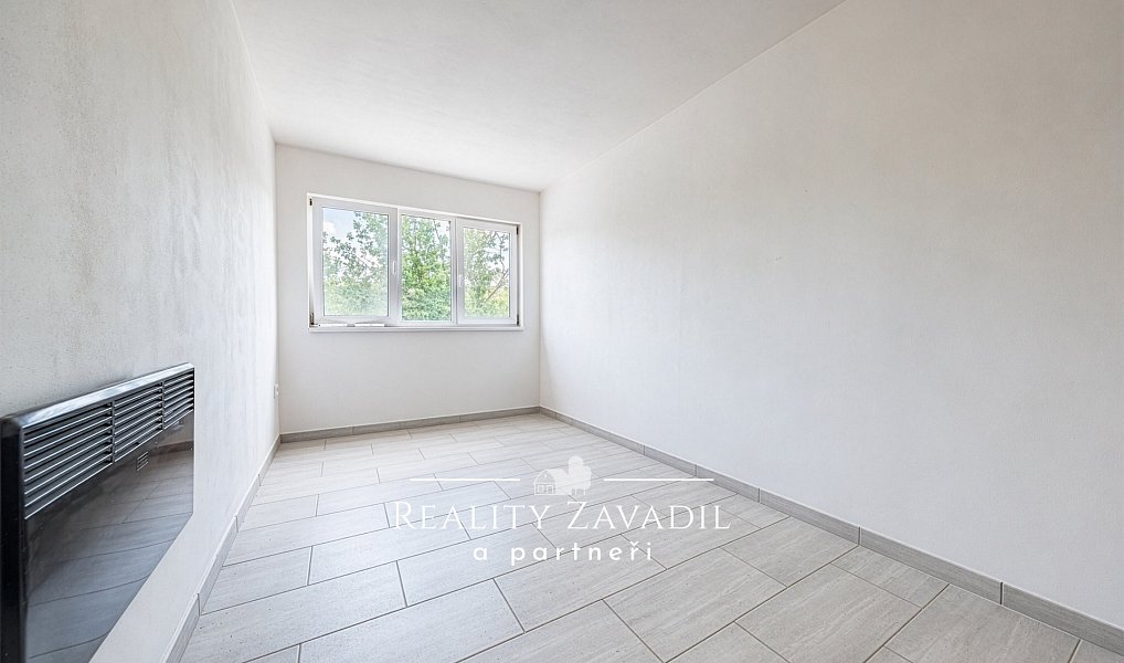 Prodej domu 940 m² s pozemkem 5 787 m², Koleč – náhled fotky 34