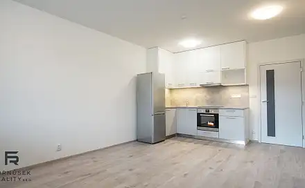 Pronájem bytu 1+kk 35 m²