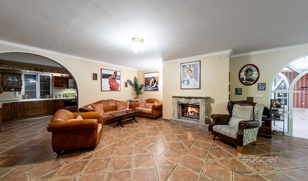 Prodej domu 598 m² s pozemkem 2 298 m², Říčany – náhled fotky 18