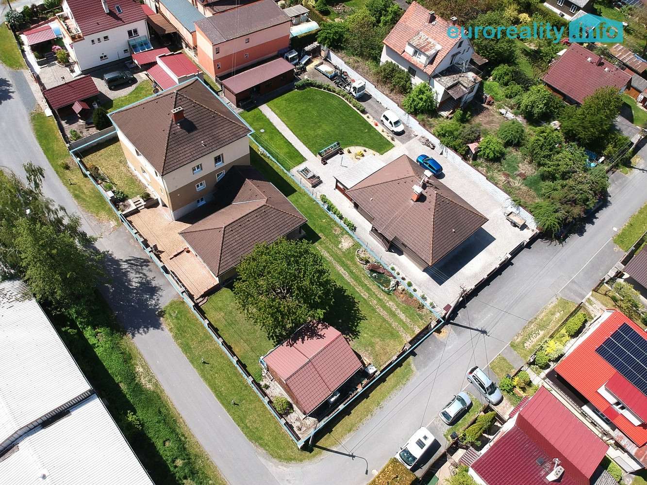 Prodej domu 240 m² s pozemkem 1 087 m² — photo 2