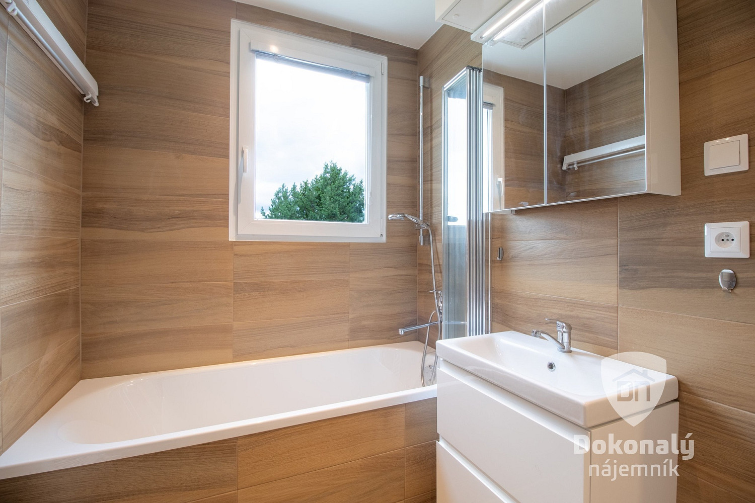 Pronájem bytu 3+kk 75 m² – fotografie 3