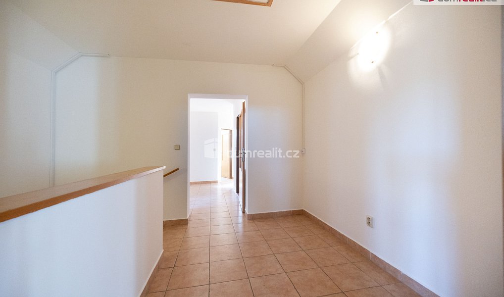 Prodej domu 253 m² s pozemkem 2 075 m², Dolní Třebonín – náhled fotky 28