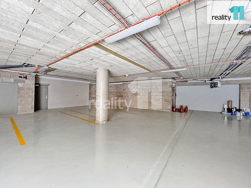 Pronájem parkování v kryté garáži, 11 m2, liberec — photo 5