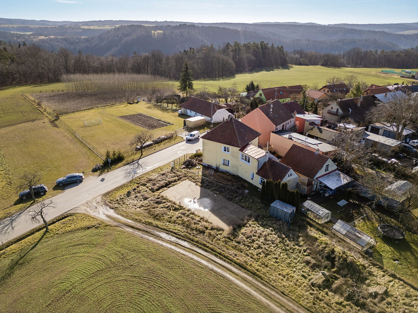 Prodej stavebního pozemku 865 m² – další