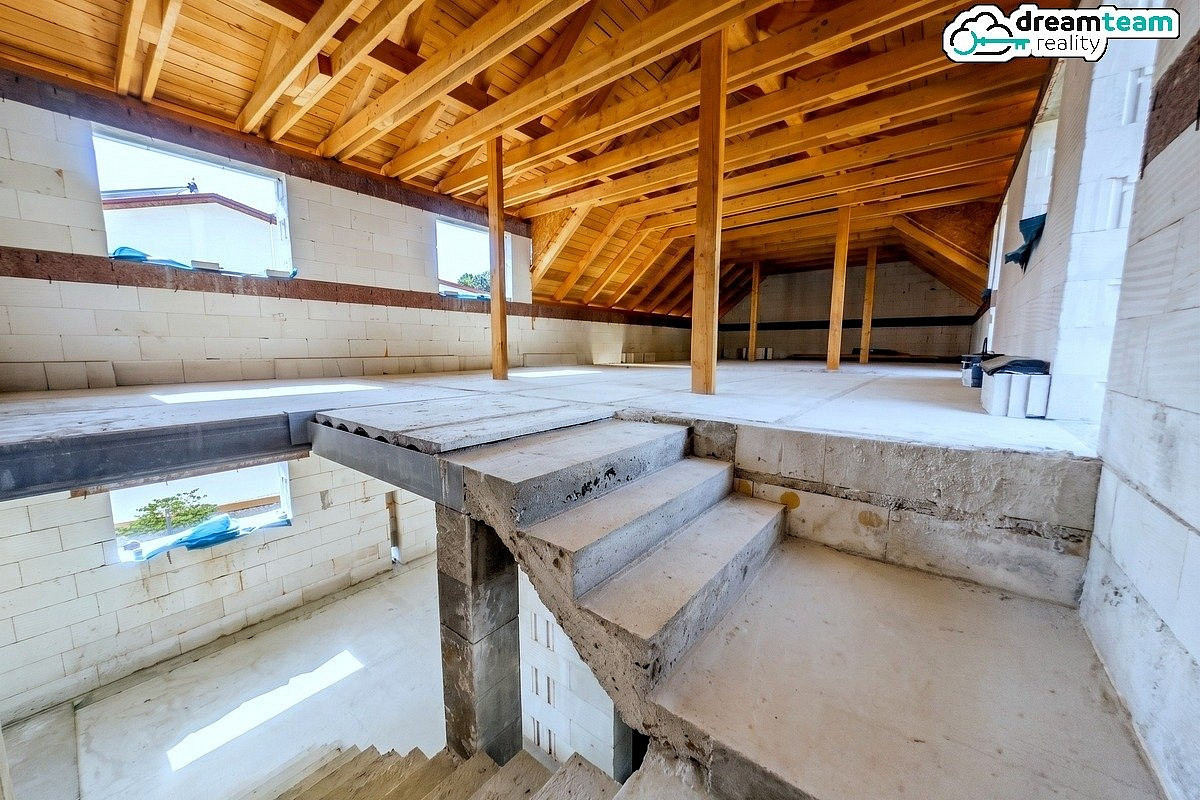 Prodej domu 276 m² s pozemkem 1 147 m² – fotografie 3