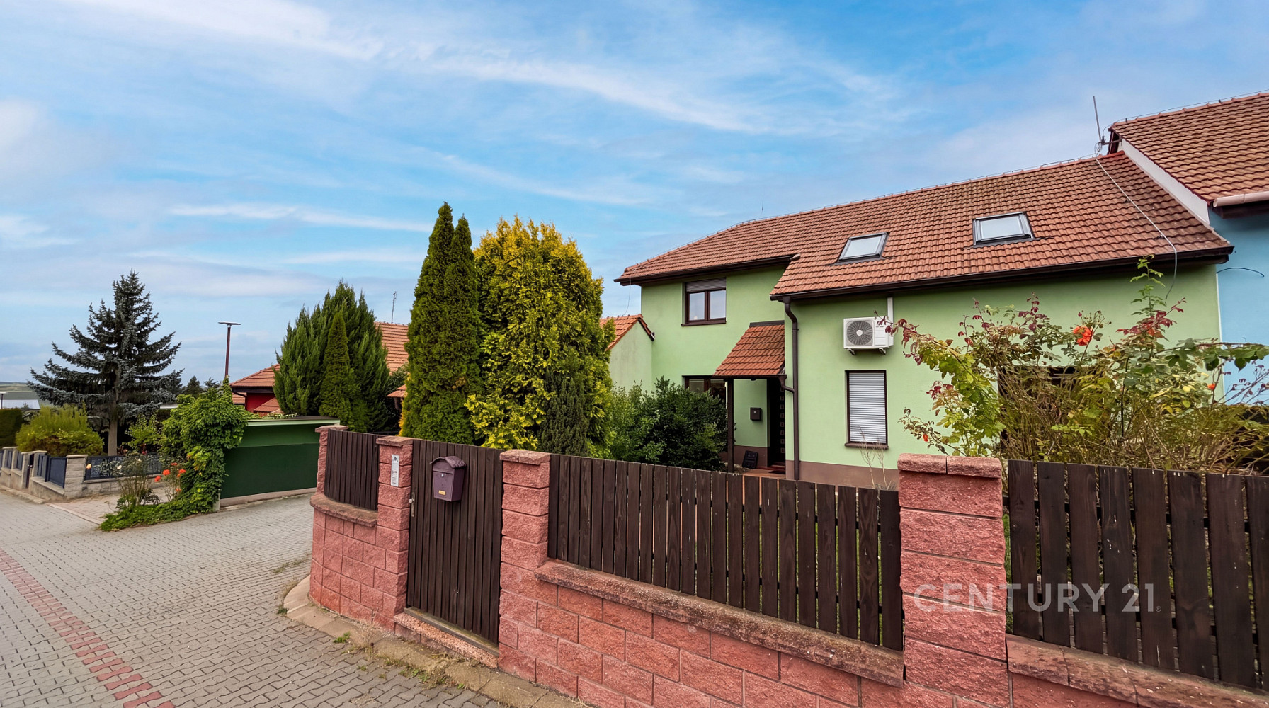 Prodej domu 150 m² s pozemkem 649 m² – fotografie 2