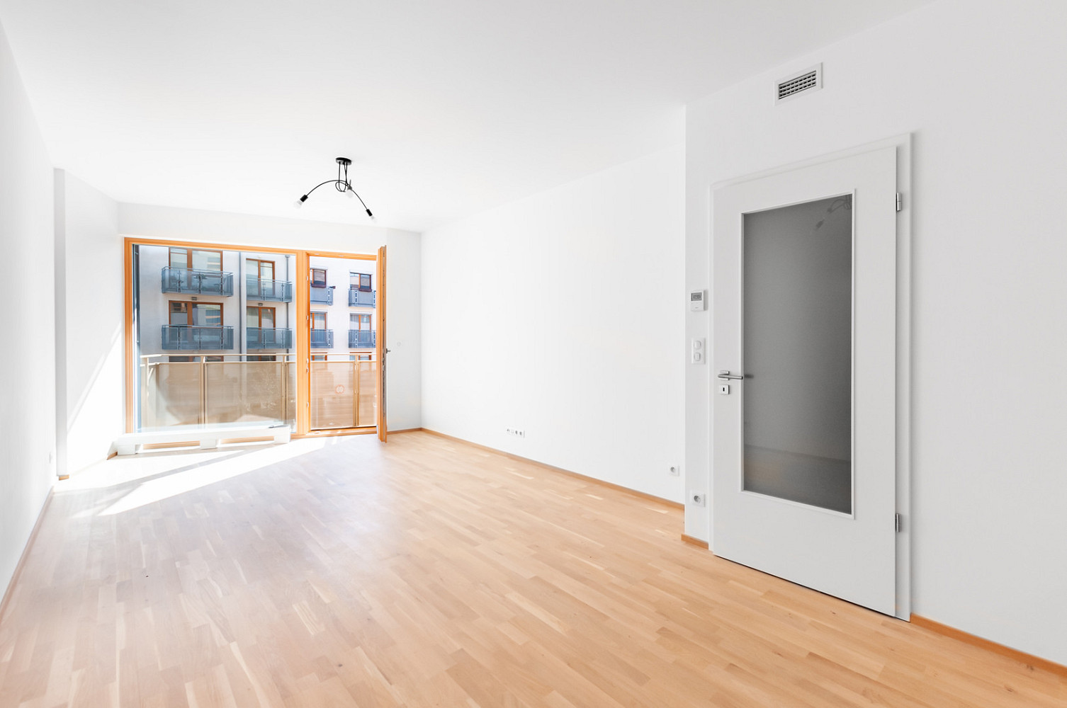 Pronájem bytu 2+kk 53 m² – pohled 4