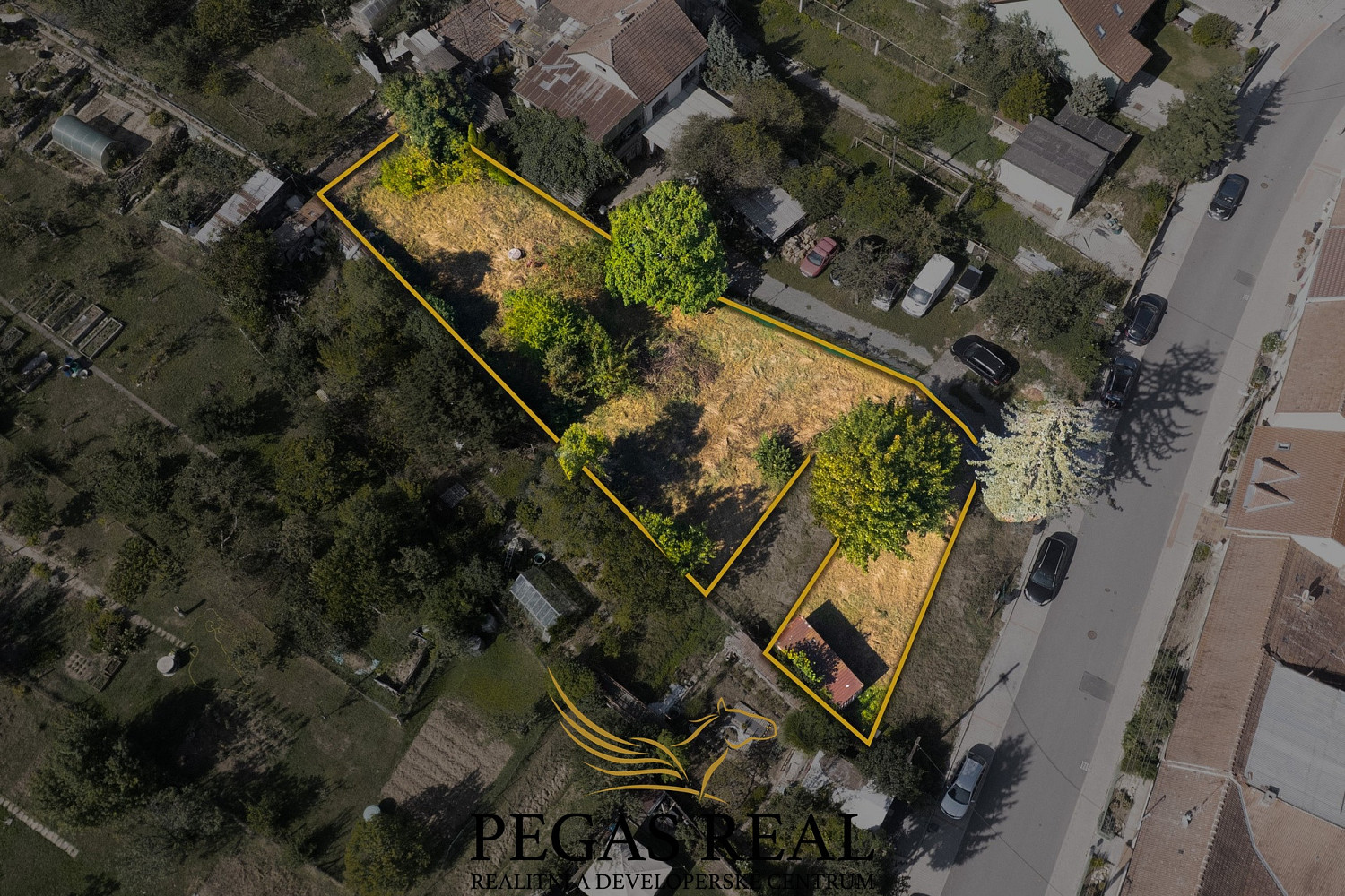 Prodej stavebního pozemku 833 m²