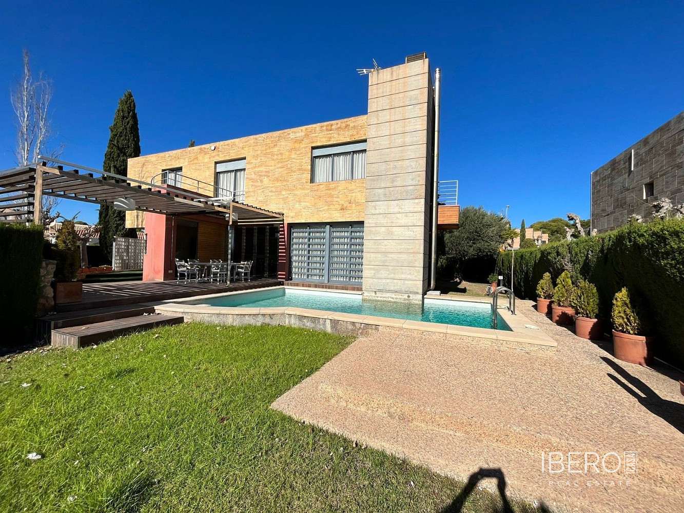 Prodej domu 403 m² s pozemkem 894 m²